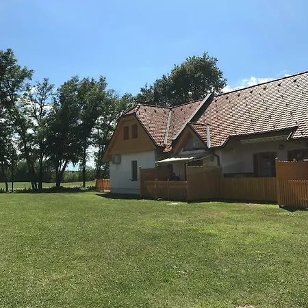 Apartma, Prekmurska Vas, Trobentica 32 Apartment *